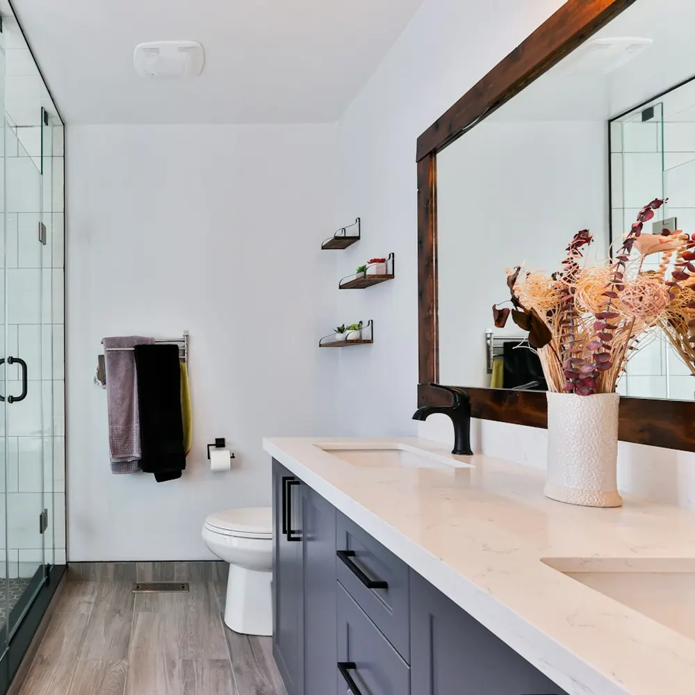 Baño con bañera exenta